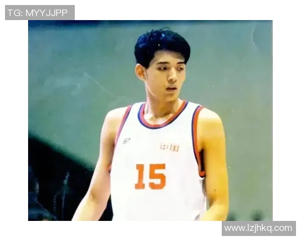 巩晓彬与姚明篮球场上的激情对决展现中国篮球的辉煌与梦想