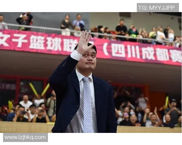 姚明携手泰山拳王展现中国武术魅力与体育精神的完美结合