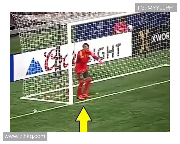 足球明星精彩瞬间原地跳球视频展现超凡技巧与魅力 足球明星精彩瞬间原地跳球视频展现超凡技巧与魅力