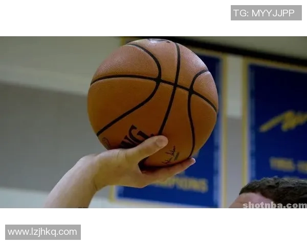 篮球明星大拇指的理想长度对投篮技巧和手感的影响分析 篮球明星大拇指的理想长度对投篮技巧和手感的影响分析