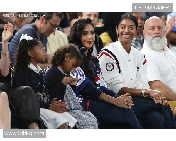 女明星与篮球明星的爱情故事揭示了娱乐圈与体育界的交汇与魅力